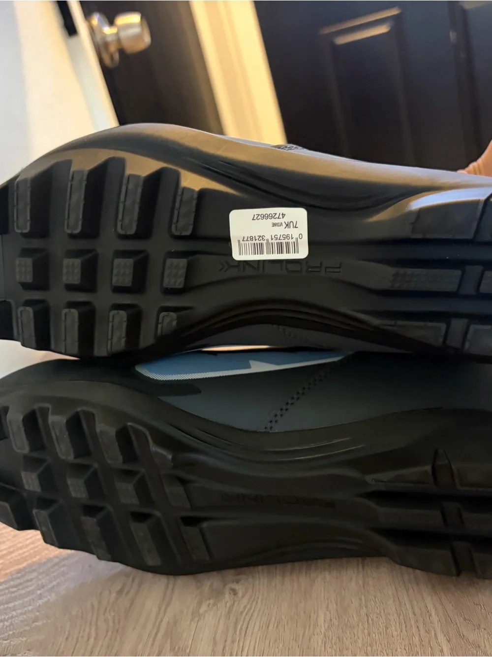 Salomon zip front